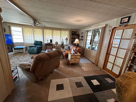 4th image of 5649 Pineland Ave
