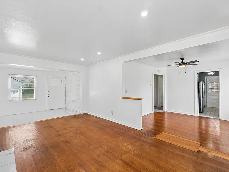 2512 NW 32nd St — Photo 4