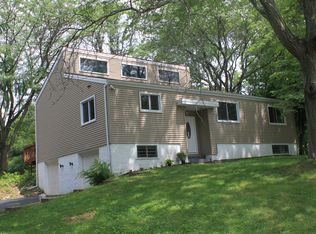 3 Forge Dr, Malvern, PA 19355