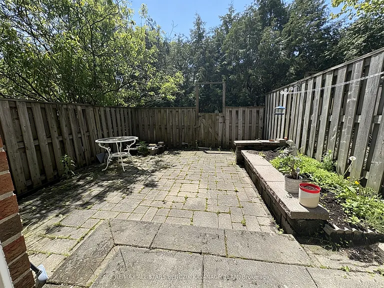 105 Wales Ave — Photo 12