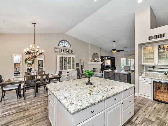 Spectacular kitchen!