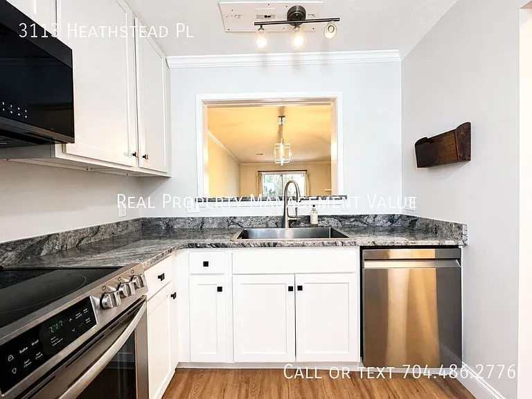 3113 Heathstead Pl — Photo 2