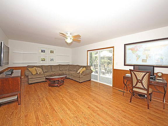 5th image of 4N301 Kenwood Ave