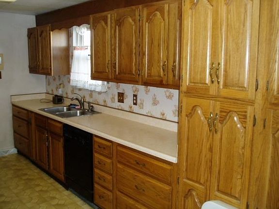 2nd image of 1317 Ohmer Ave