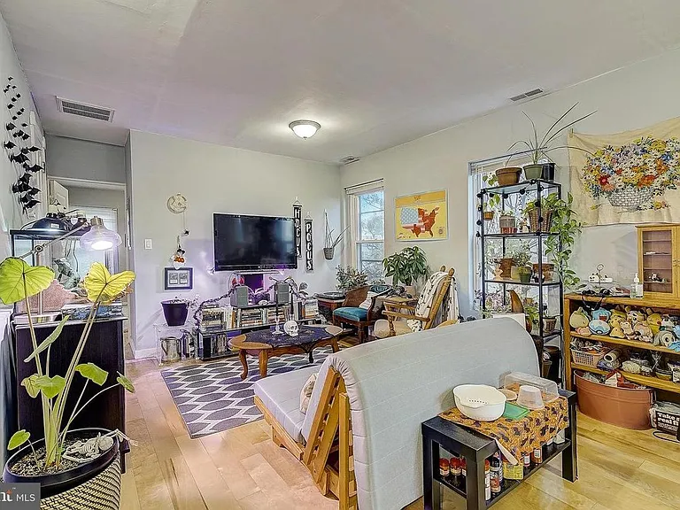 517 Green Ln #2 — Photo 5