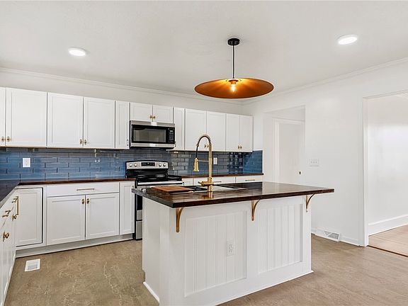 2nd image of 311 Blue Ridge Ave