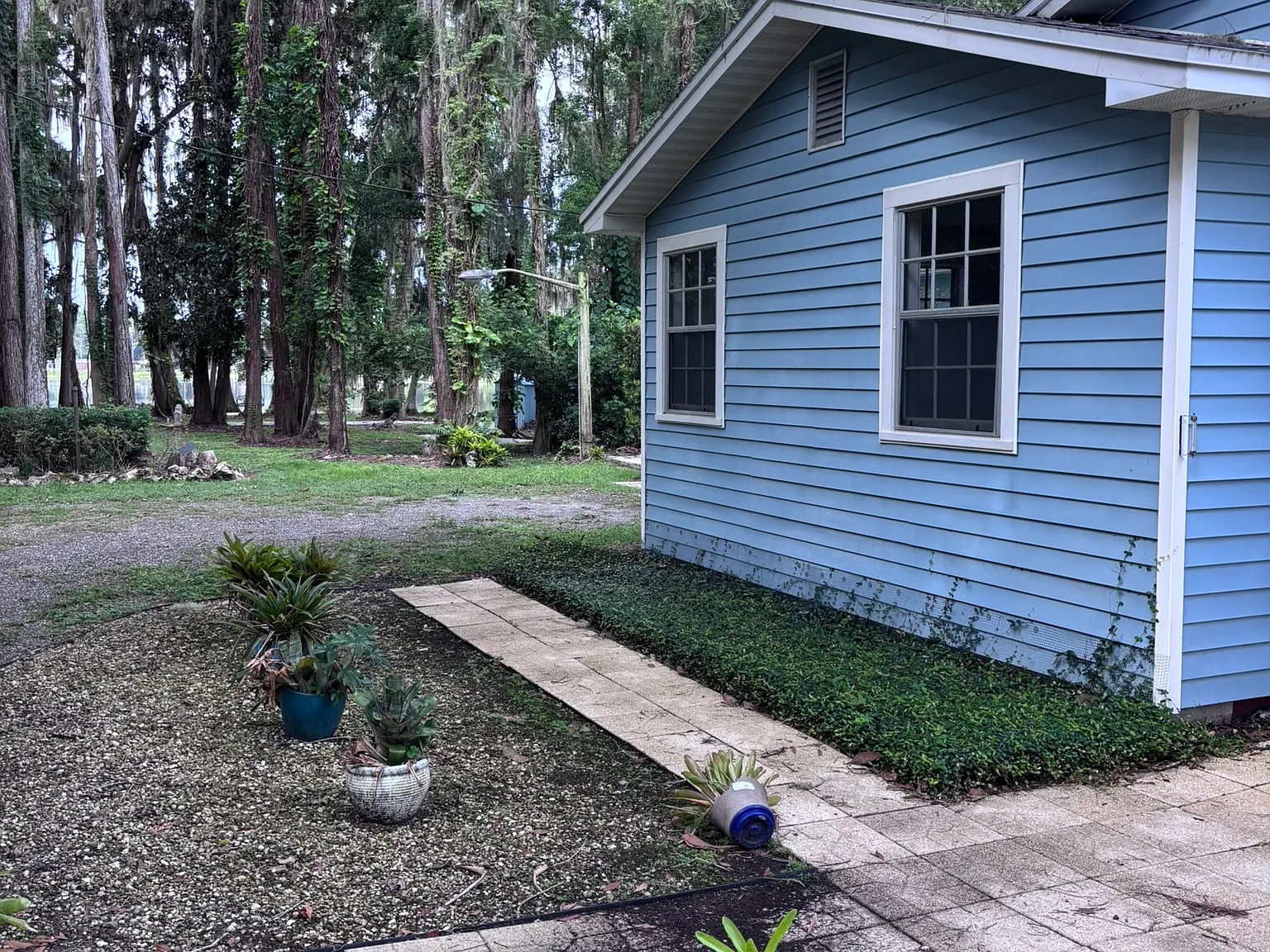 3 bed, 1200 sqft, $1,900 — Photo 4