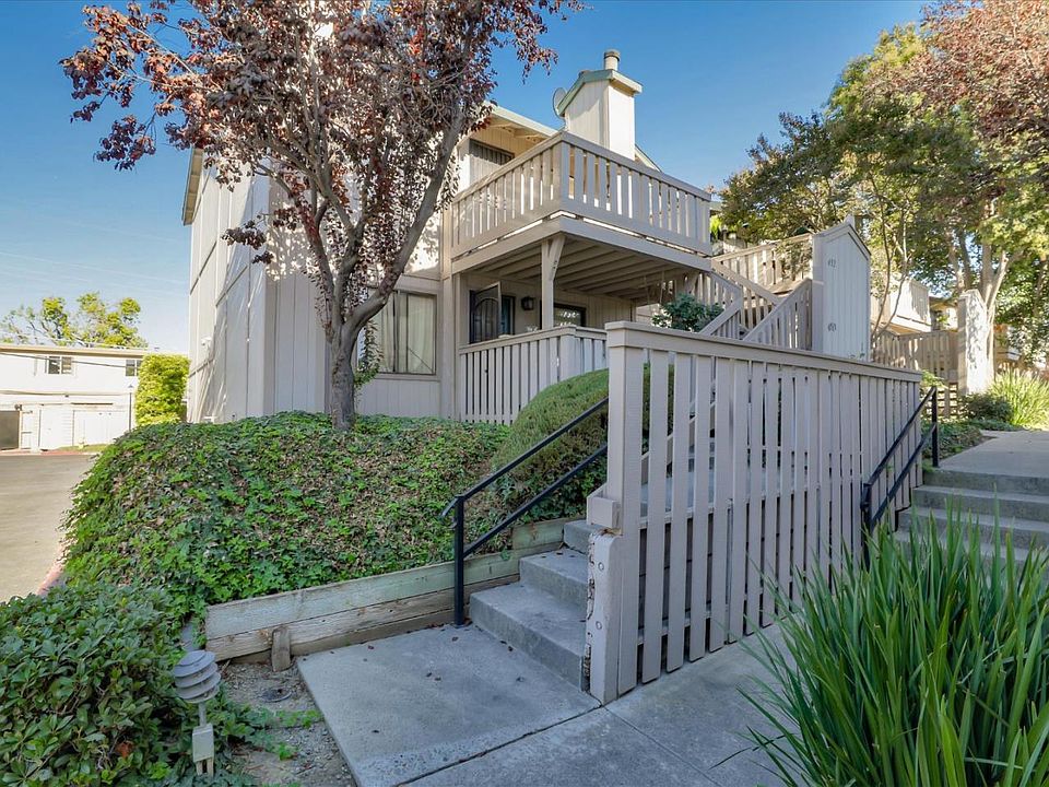 1st image of 452 Coyote Creek Cir