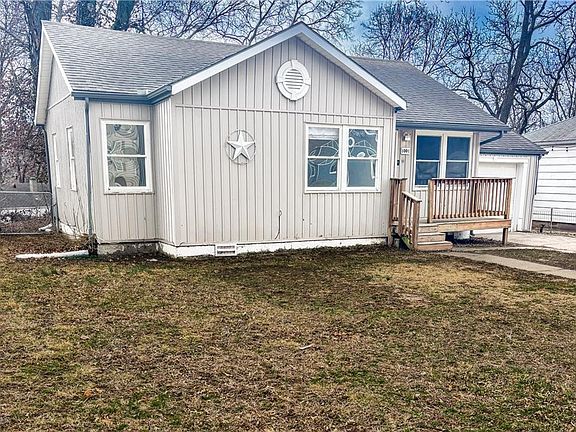 3rd image of 1001 NE 44th St