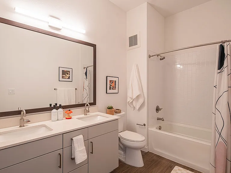 Nollie Bathroom
