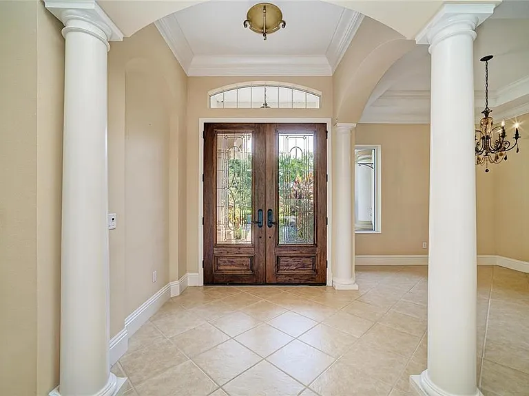 7022 Dominion Ln — Photo 3