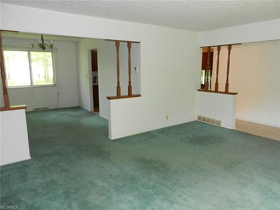 3rd image of 27886 Edgepark Blvd