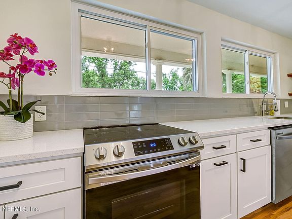 2nd image of 2019 SWEET BRIAR Lane