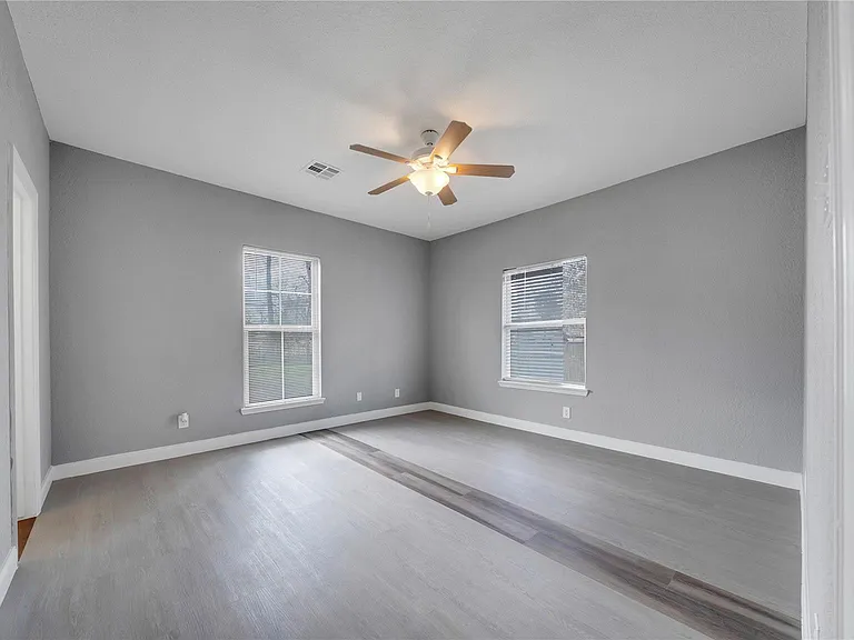 8214 Peekskill Ln — Photo 14