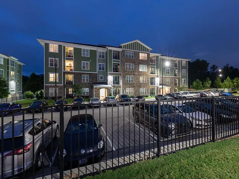 Foxwood Apartments — Photo 156