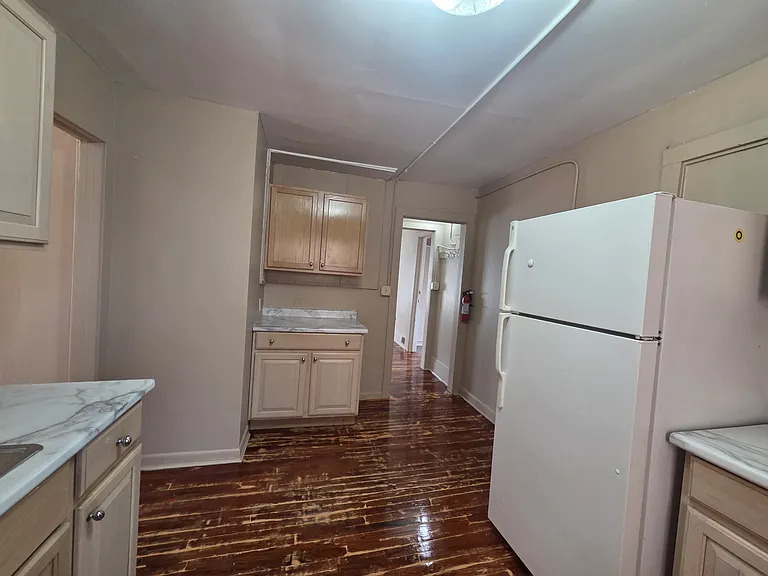 414 Perrin St #2 — Photo 10