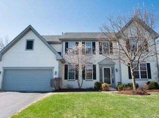 1709 Rolling Hills Dr, Crystal Lake, IL 60014