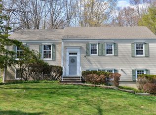 15 Fieldstone Dr, Morristown, NJ