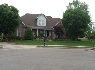 105 Bishop Spring Ct NW, Huntsville, AL 35806
