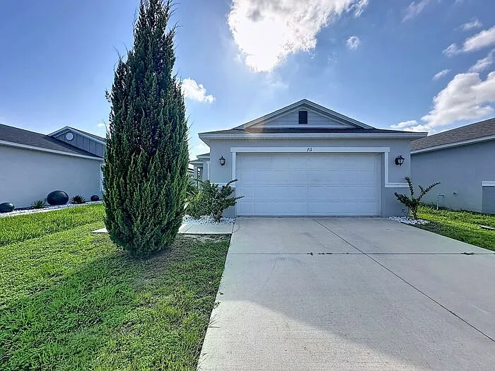 3 bed, 2.0 bath, 1511 sqft, $1,900 — Photo 3