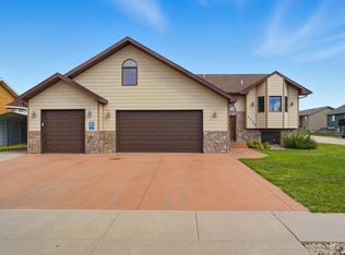 4426 Parkview Dr, Rapid City, SD 57701