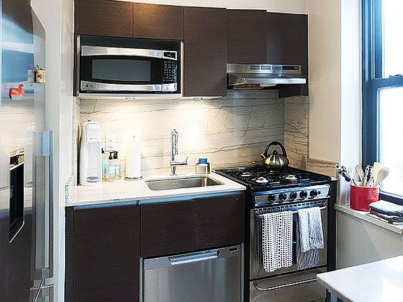 3rd image of 252 E 61st St APT 3EN