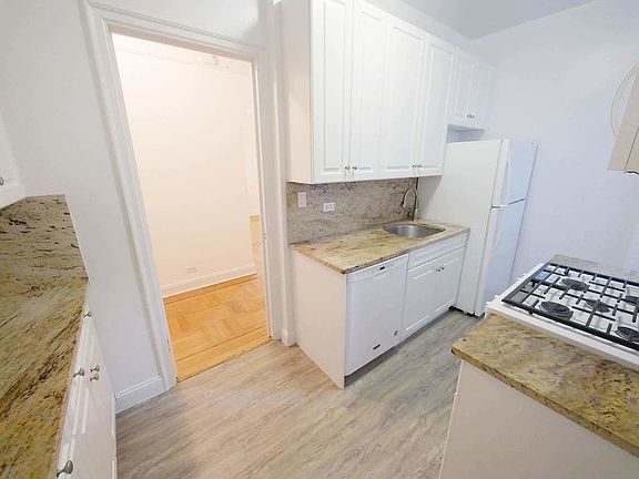 4th image of 145 E 92nd St #3D