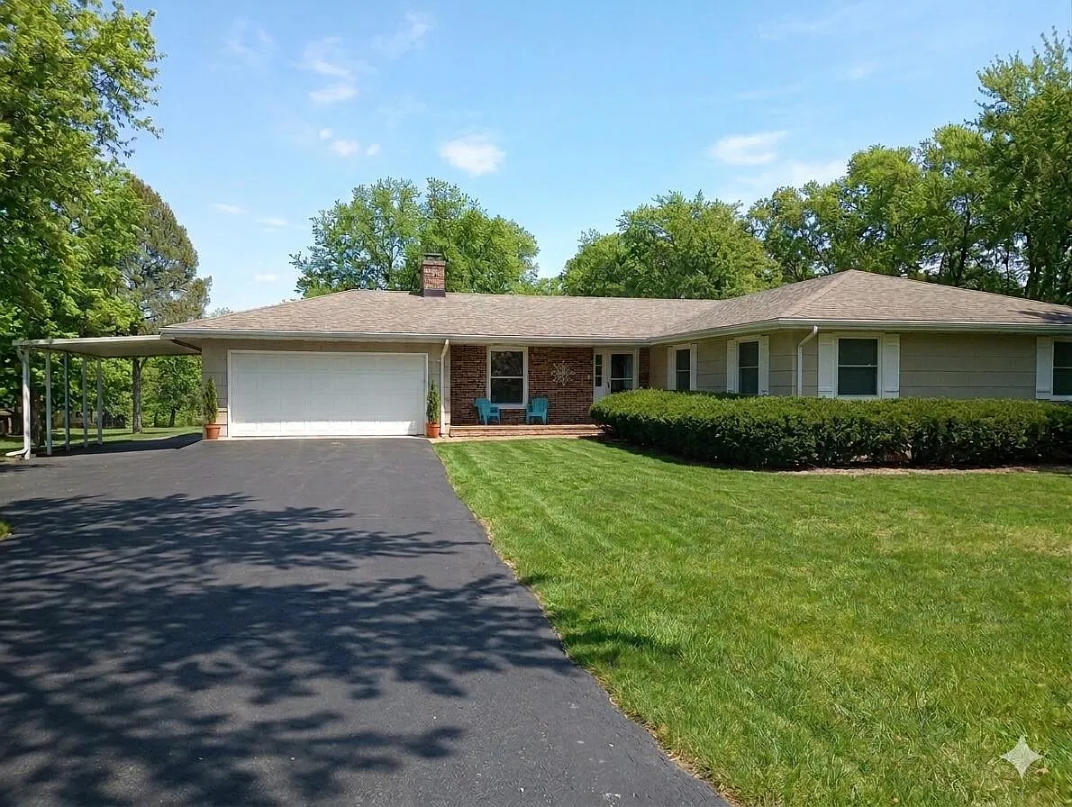 701 Deer Ln photo 1