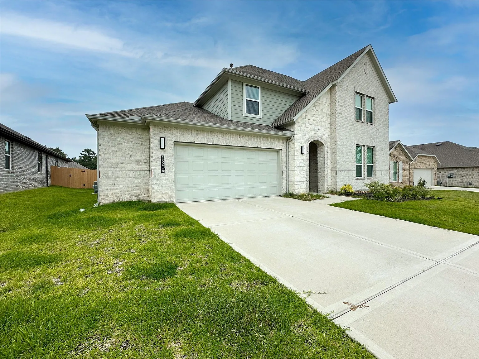 4 bed, 3.5 bath, 2831 sqft, $2,900 — Photo 2