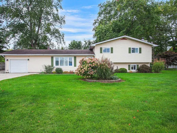 340 Marvel Ln, New Carlisle, IN 46552