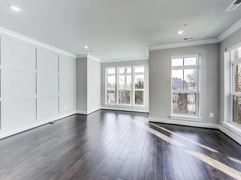 915 Elder St NW #C — Photo 2