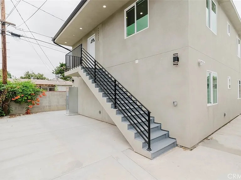 7732 Etiwanda Ave #1/2 — Photo 1