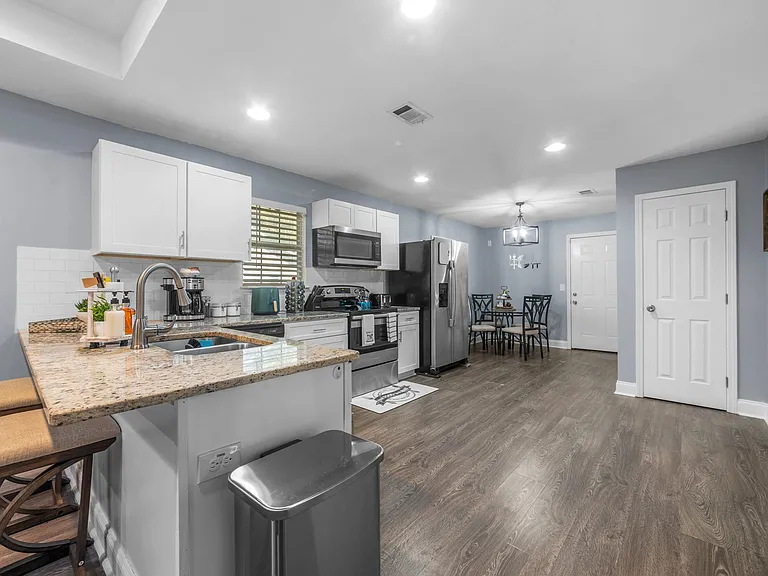 2792 Waters Rd SW — Photo 2
