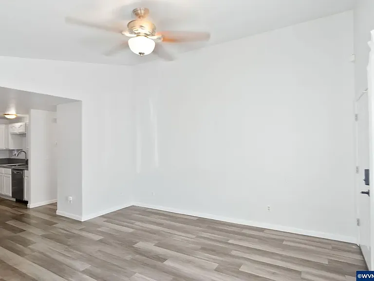 431 Geary St SE — Photo 8