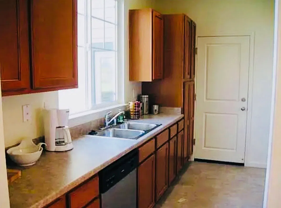 4 bed, 2.5 bath, 1700 sqft, $2,995 — Photo 4