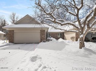 6949 Pinehurst Ln NE #2, Rockford, MI 49341