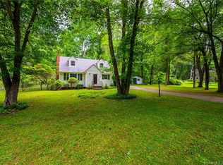 12 Chadwick Dr, Old Lyme, CT 06371