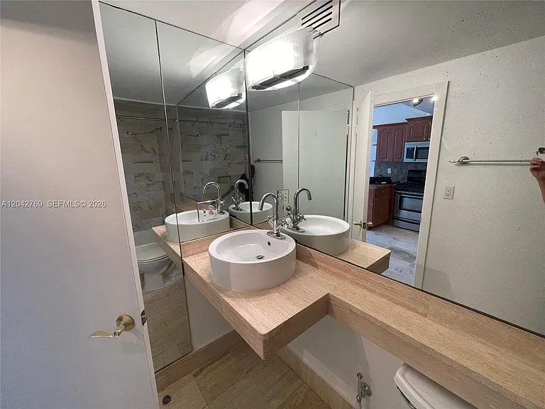 700 Biltmore Way #414 — Photo 6
