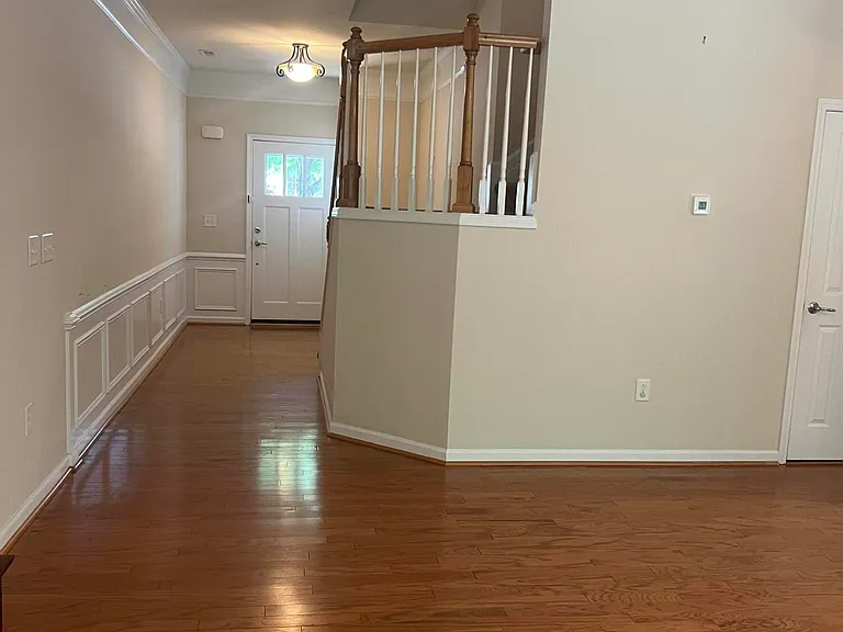 308 Dyersville Dr — Photo 31