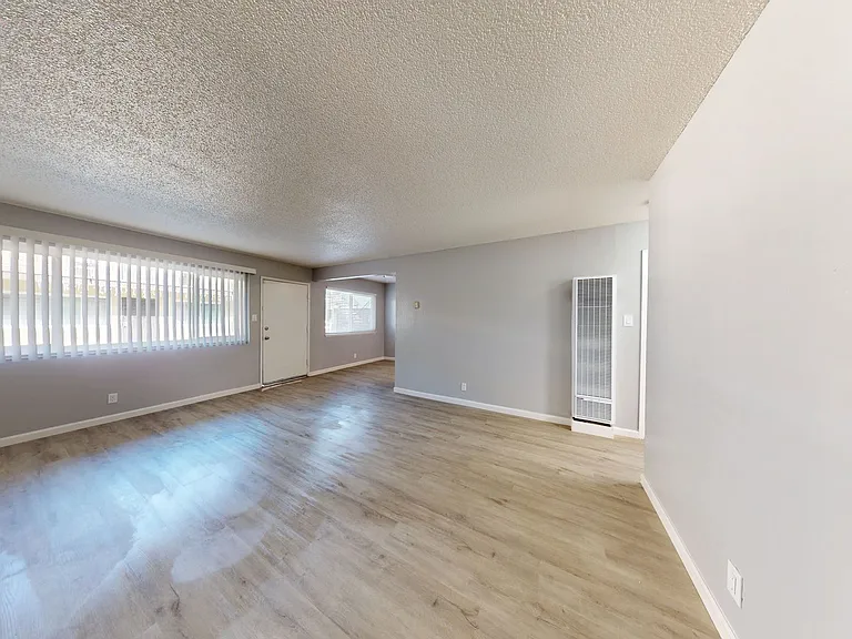 312 Rodeo Ave — Photo 5
