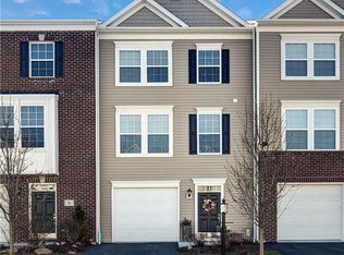 8 Truman Cir, Mc Kees Rocks, PA 15136