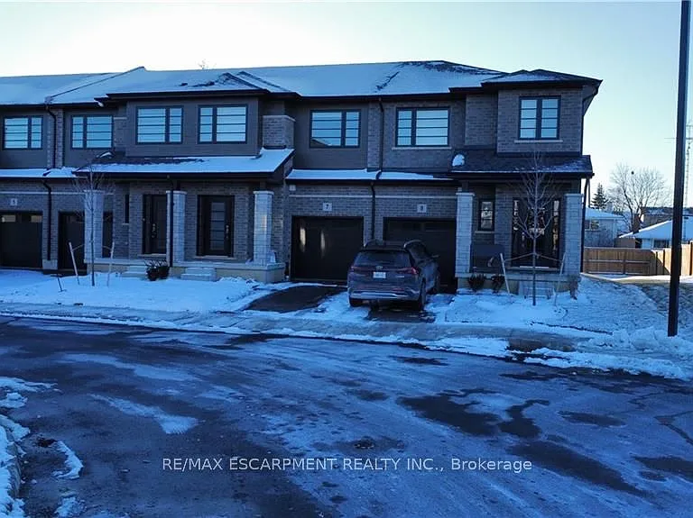 520 Grey St #7 — Photo 2