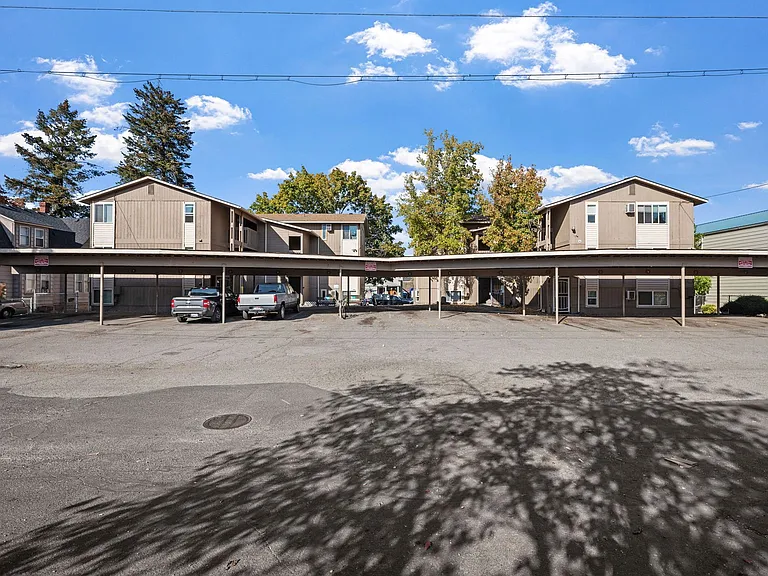 MOVE IN SPECIAL! 50% OFF SECOND MONTHS RENT - THE SHARP APARTMENTS! — Photo 16
