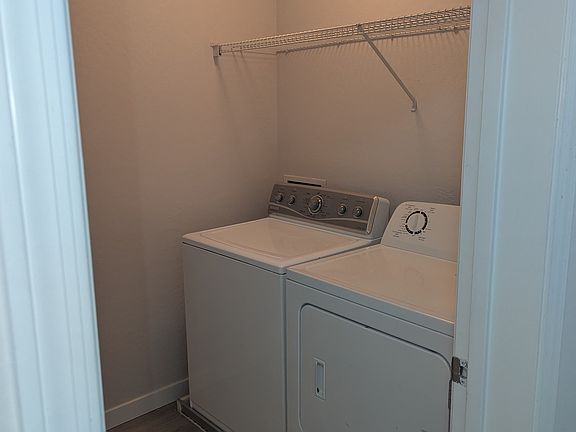 5th image of 8806 W Adams St