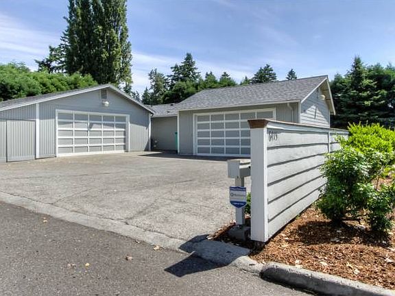 6 car Garage on the left,