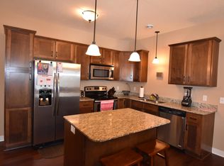 12243 Xylite St NE UNIT B, Blaine, MN 55449