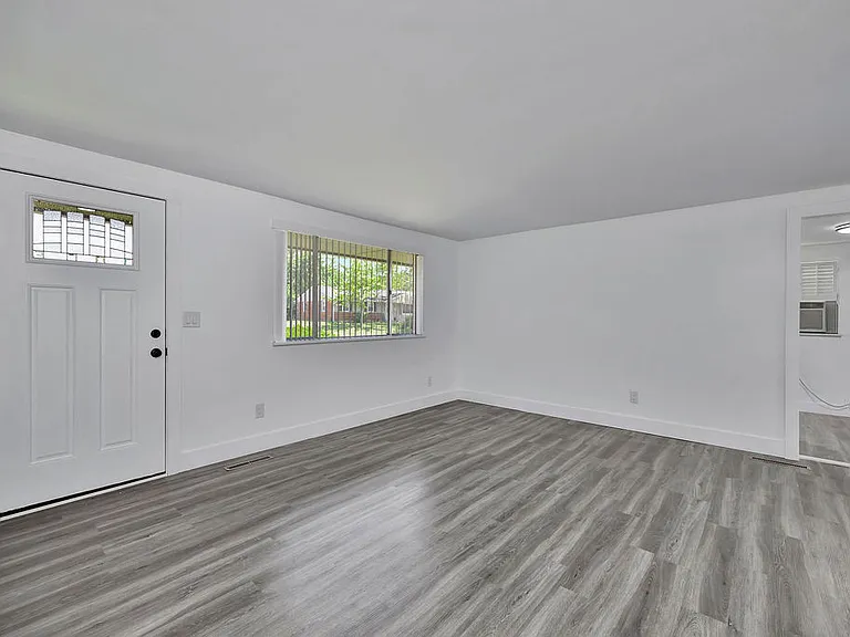 6314 Holbrook Dr — Photo 19