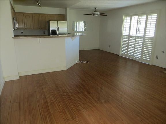4th image of 512 Yacht Harbor Dr Unit 103