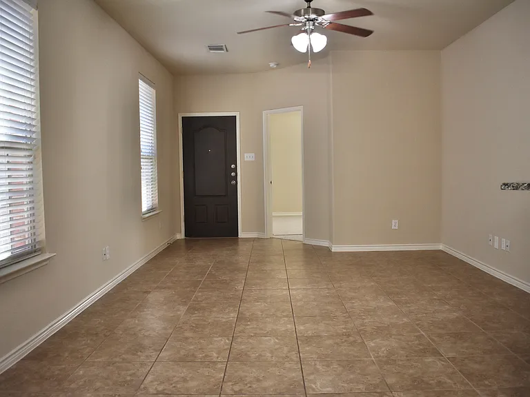4916 Stray Creek Ln — Photo 13