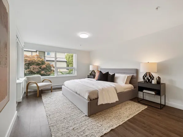 988 Quayside Dr #Townhouse 2, New Westminster, BC V3M 0L5